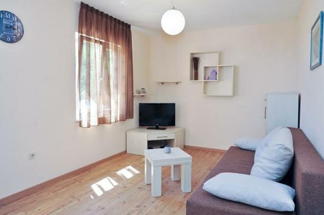 Aparthotel Lastura - Photo5