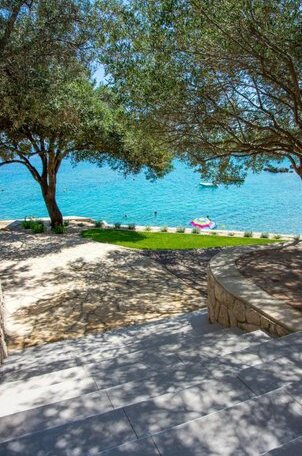 Villa Rooms Mediteran - Photo4