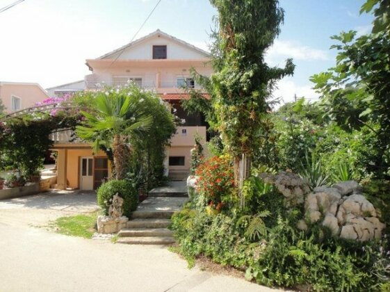 Apartments Iva Pakostane