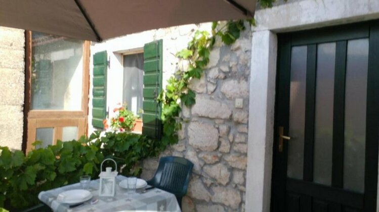 LoLa Pakostane - Photo2