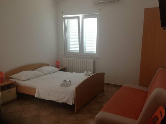 Apartments Luka Petrcane - Photo2