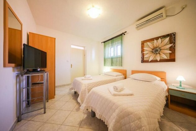 Apartments Zvjezdana Petrcane - Photo3