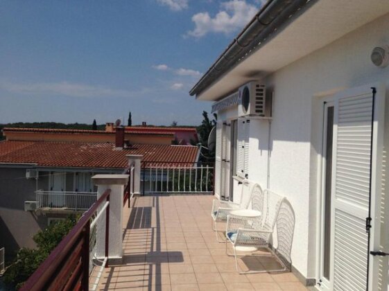 Apartments Jelusic Pinezici - Photo3