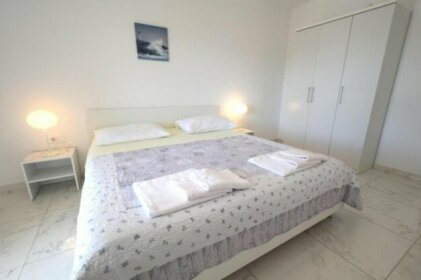 Holiday House Linardici