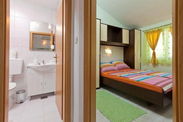 Apartments Alma Podgora - Photo2