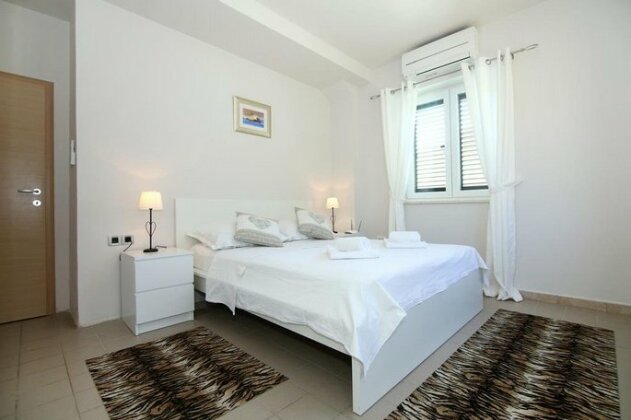 Villa Nada Podstrana - Photo2
