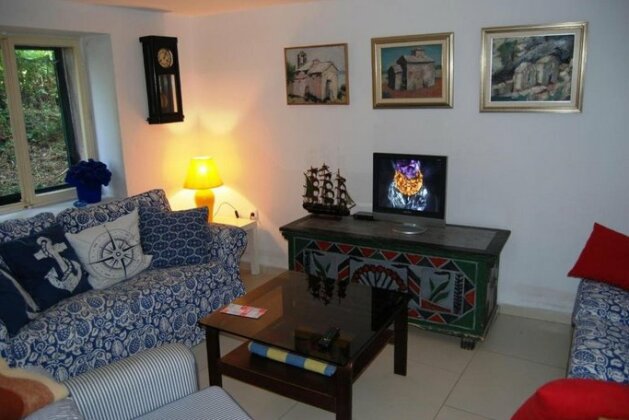 Rustic Holiday Home Miketa - Photo2