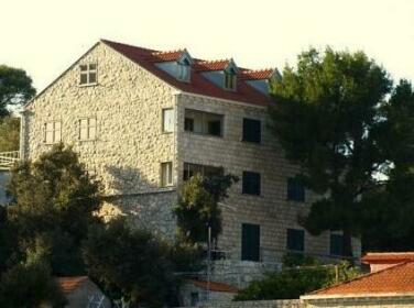 Guesthouse Pomena