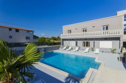 Villa With 5 Bedrooms in Pomer With Private Pool Enclosed Garden and Wifi - 300 m From the Beach