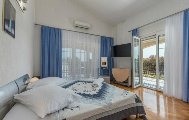 Apartment Covic Porec - Photo2