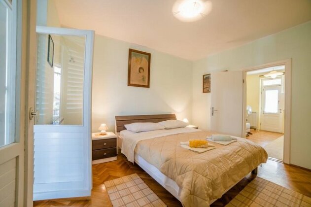 Apartments Lucio 399 - Photo4