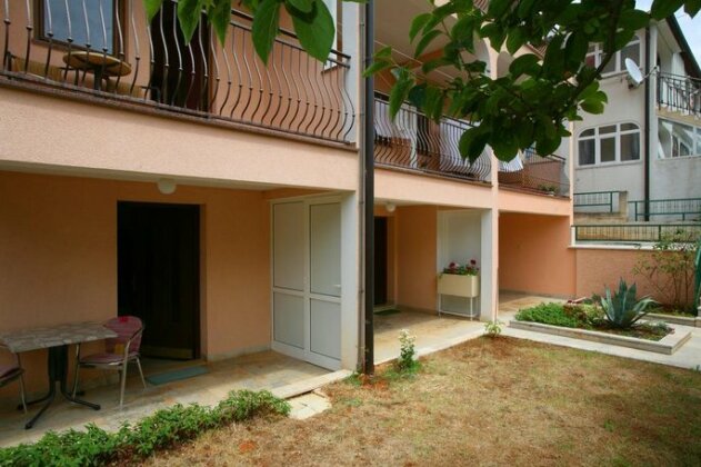 Apartments Neda I - Porec South - Photo2