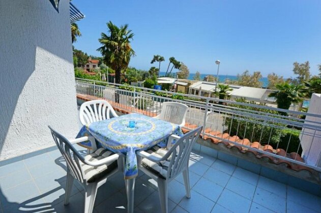 Beautiful apartments first row to the sea - Photo4