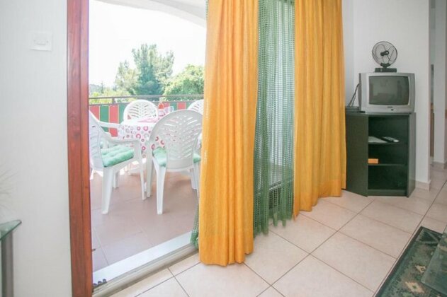 Nice Apartment Branka close to Beach in Porec - Photo5