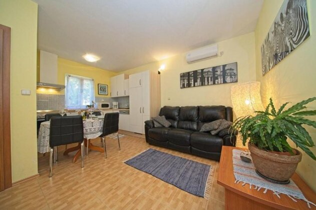 Apartment Annika Postira - Photo2