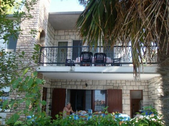 Apartments Ana Postira - Photo2