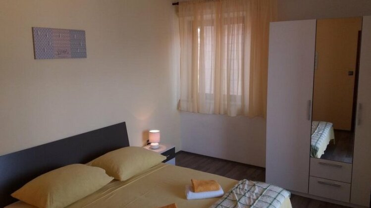 Apartments Jelincic Postira - Photo5