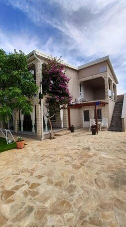  Photo 4