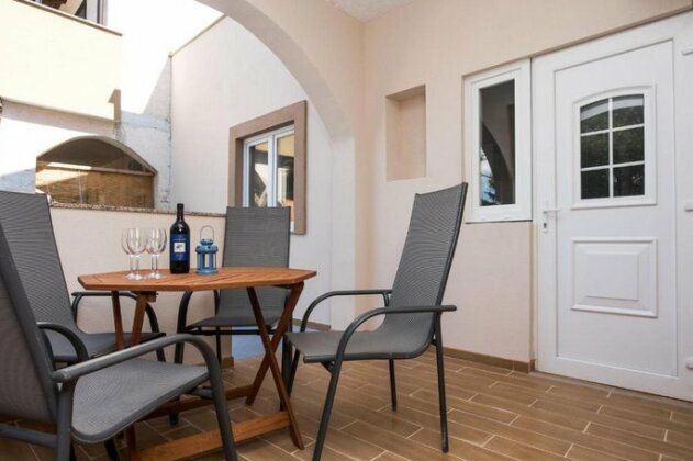Apartment Antonio Povljana - Photo3