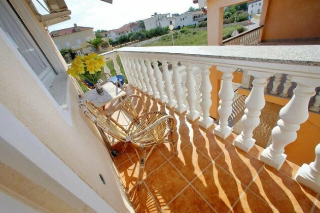 Apartments Lucija Povljana - Photo2