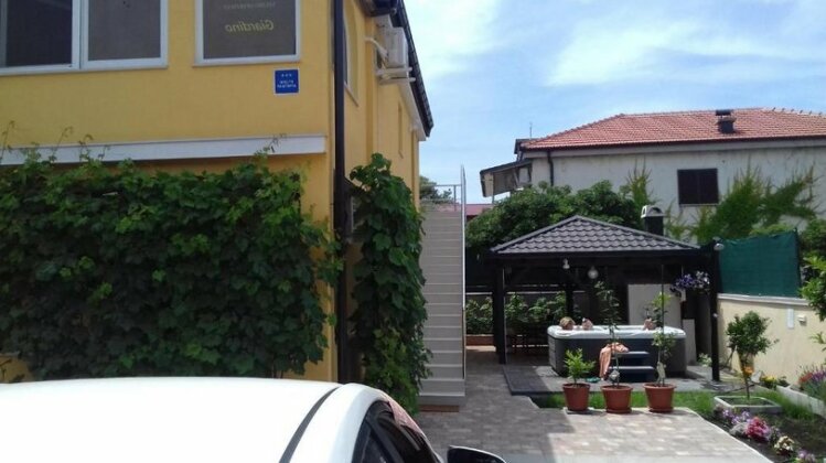 Photo 4