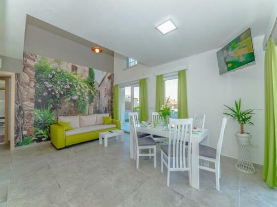 Holiday home Luscinia - Photo3