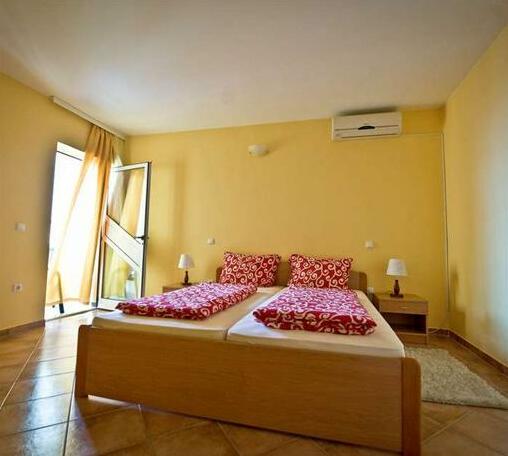 Ibolja Apartments - Photo2