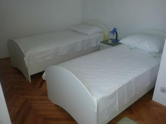 Apartment Olga Pucisca - Photo5
