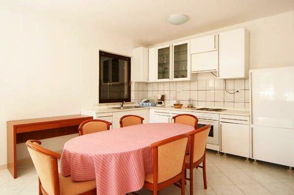 Apartments Pucisca - Photo2