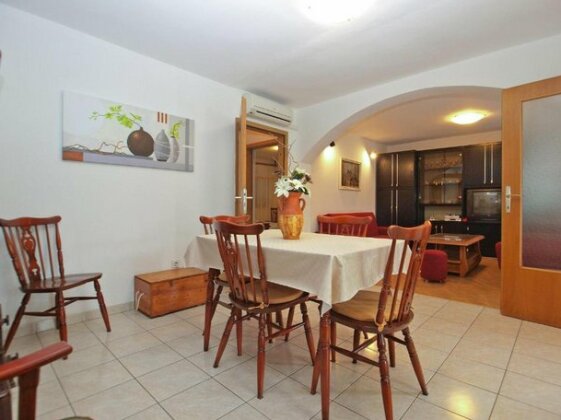 Apartment Emil 1568 - Photo3