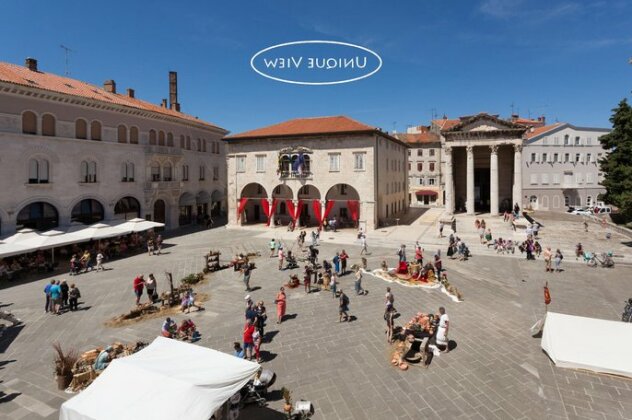 Augustus Forum View