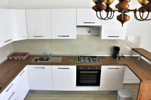 Captain House - Photo5
