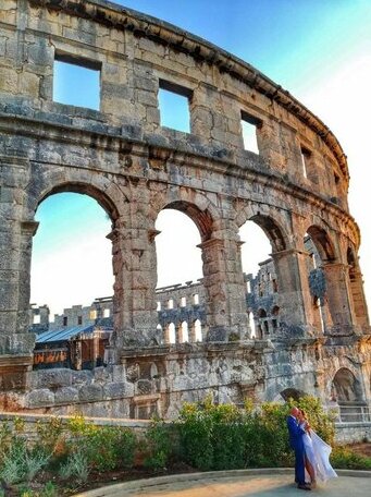Gold Pula - Photo5
