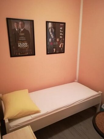 Hostel Cinema House - Photo4