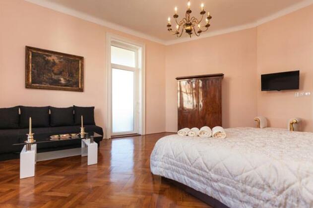 Villa Muenz Luxurious Residence - Photo2
