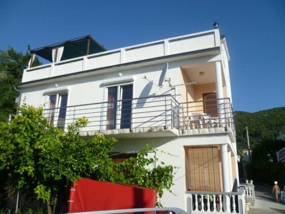  Photo 4