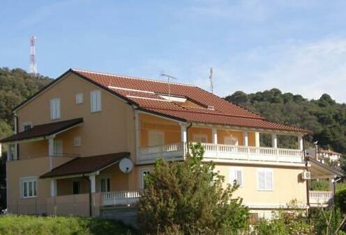 Apartments Foric - Photo2