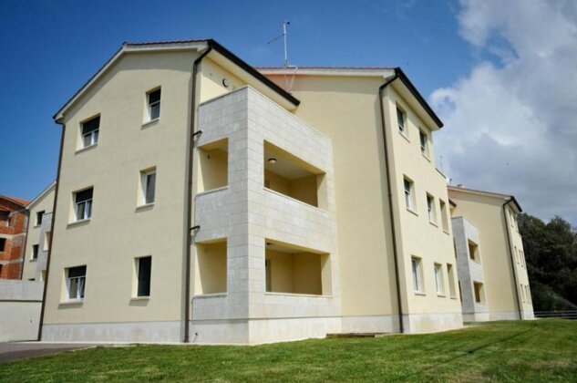  Photo 2