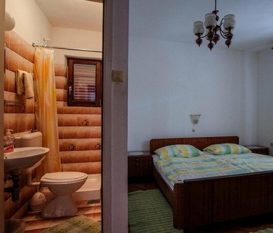 Apartments with a parking space Barbat Rab - 14431 - Photo3