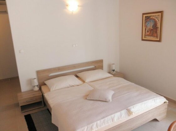  Photo 3
