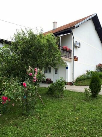 Apartman Leona Rakovica - Photo3