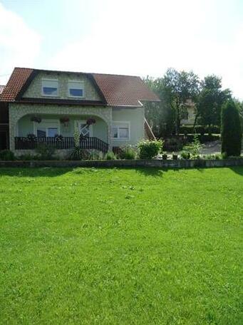 Guesthouse Miha - Photo4