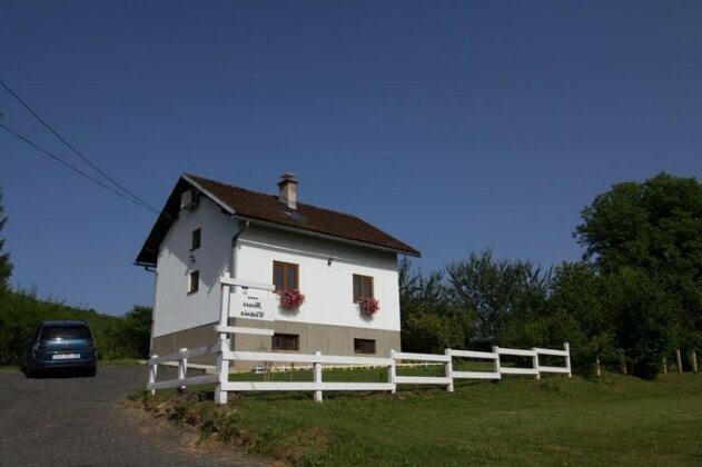 House Wisteria - Photo2