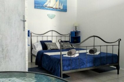 Rava Art Amphora studio apartment