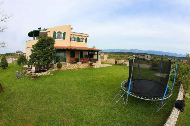 Holiday Home Dinka - Photo2