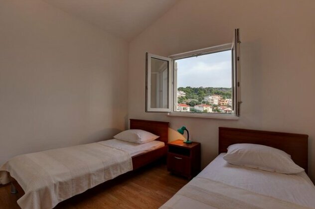 Apartments Drlje Razanj - Photo2