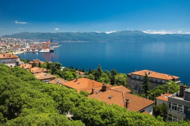 Apartment Maya Rijeka with stunning view