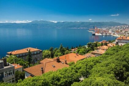Apartment Maya Rijeka with stunning view