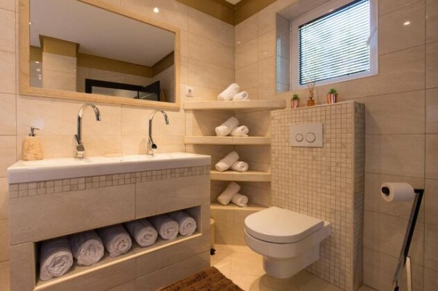 Deluxe Sea View Apartment Mate Balote - Photo3