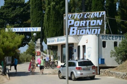 Aqua Camp Mobile Homes in Camping Porton Biondi